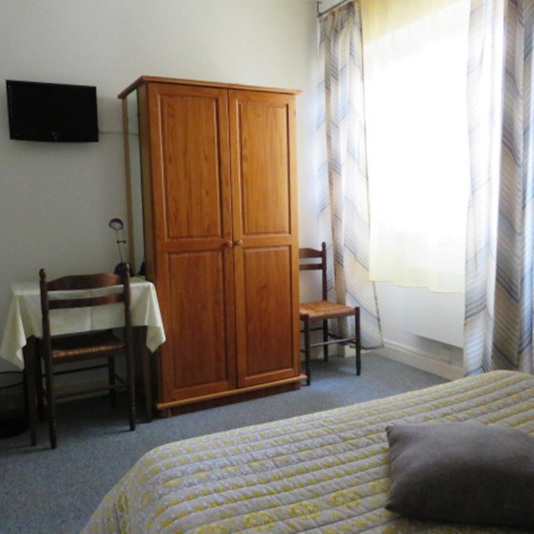 Le Relais Du Pont De Rhodes Hotel Frayssinet Room photo