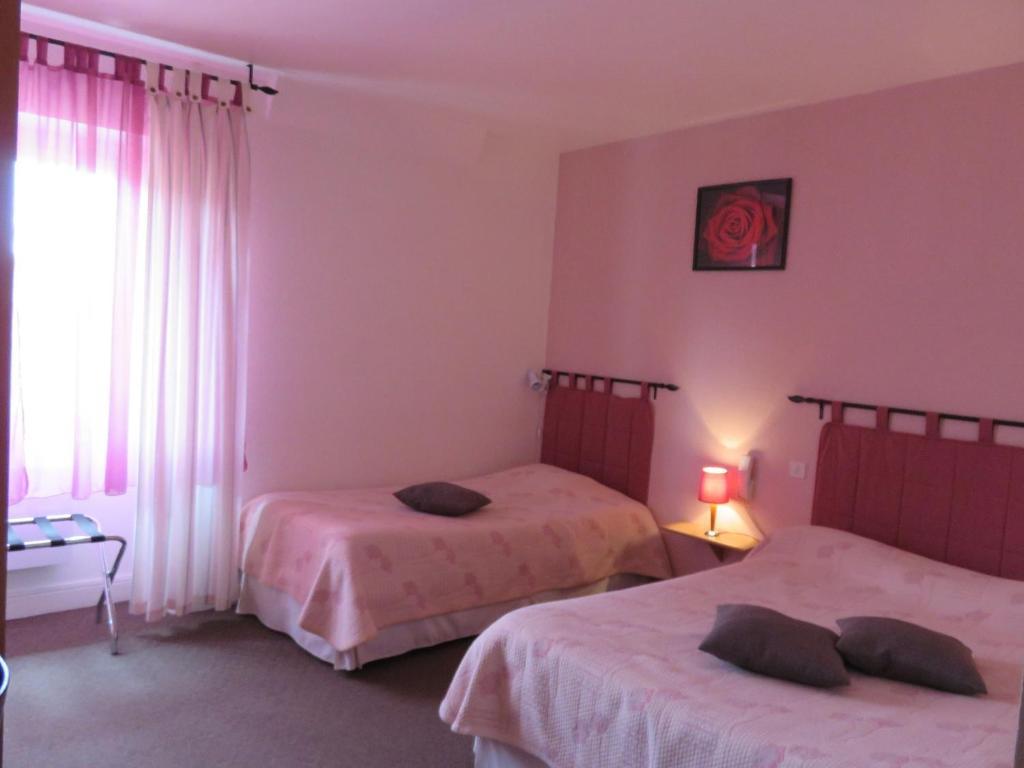 Le Relais Du Pont De Rhodes Hotel Frayssinet Room photo