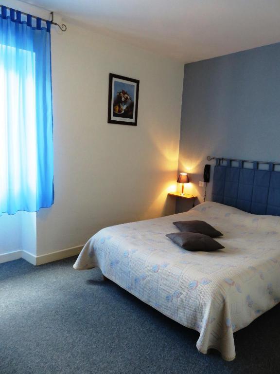 Le Relais Du Pont De Rhodes Hotel Frayssinet Room photo