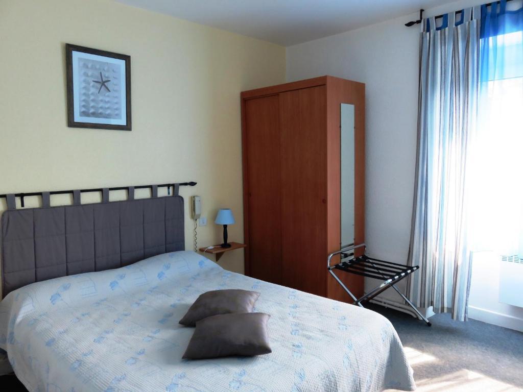 Le Relais Du Pont De Rhodes Hotel Frayssinet Room photo