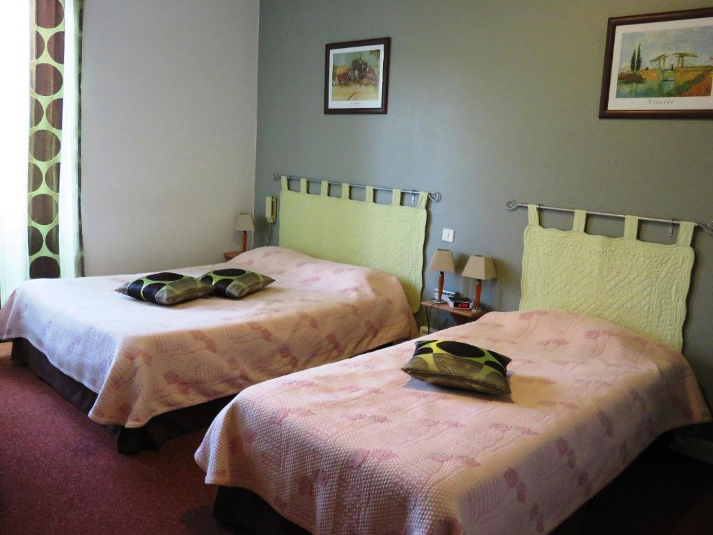 Le Relais Du Pont De Rhodes Hotel Frayssinet Room photo